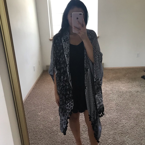 black & white floral/paisley kimono | size: OS - Picture 4 of 7